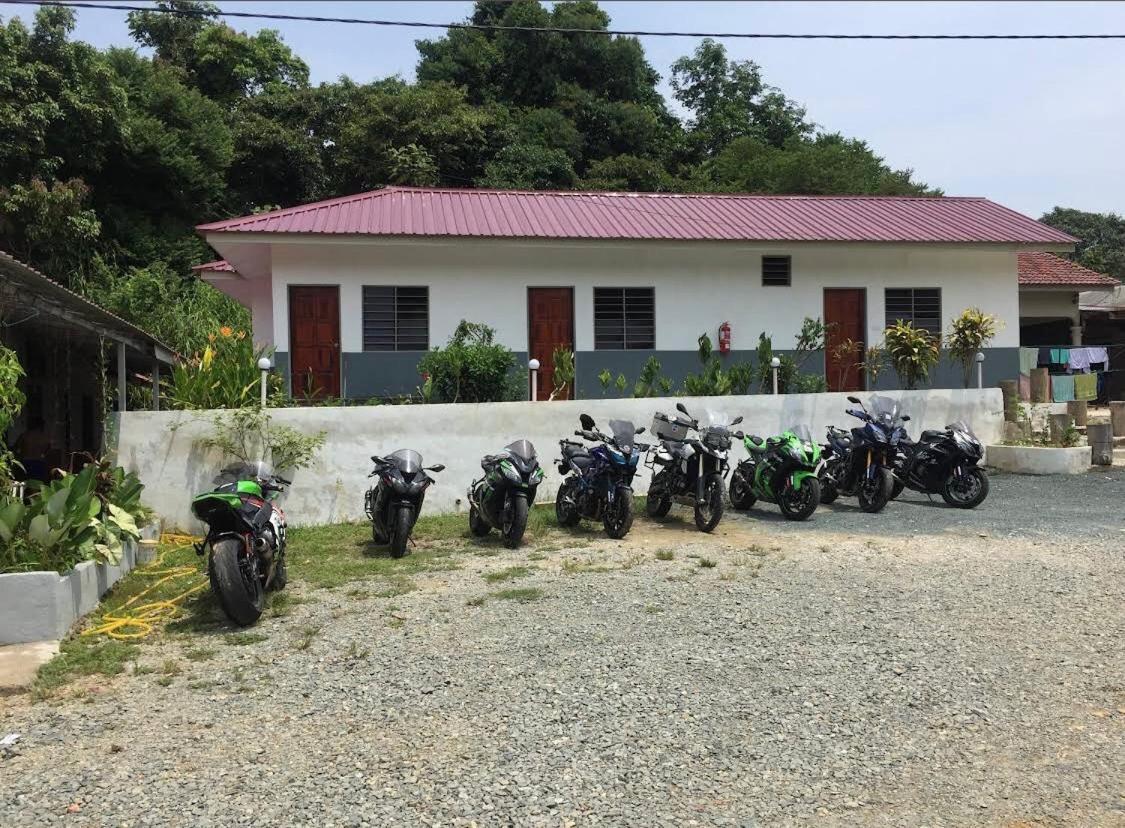Dtahan Motel Taman Negara Kuala Tahan Exterior foto