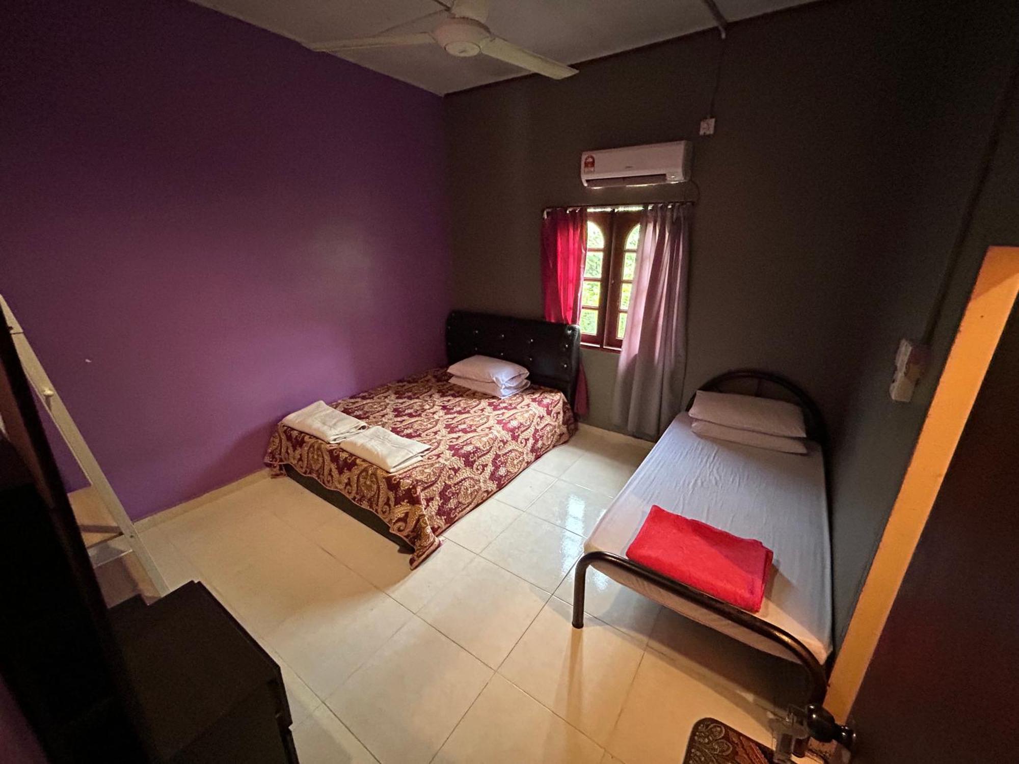 Dtahan Motel Taman Negara Kuala Tahan Exterior foto