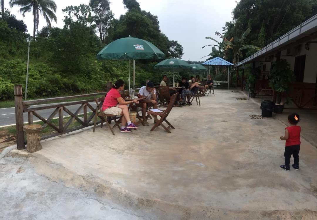 Dtahan Motel Taman Negara Kuala Tahan Exterior foto