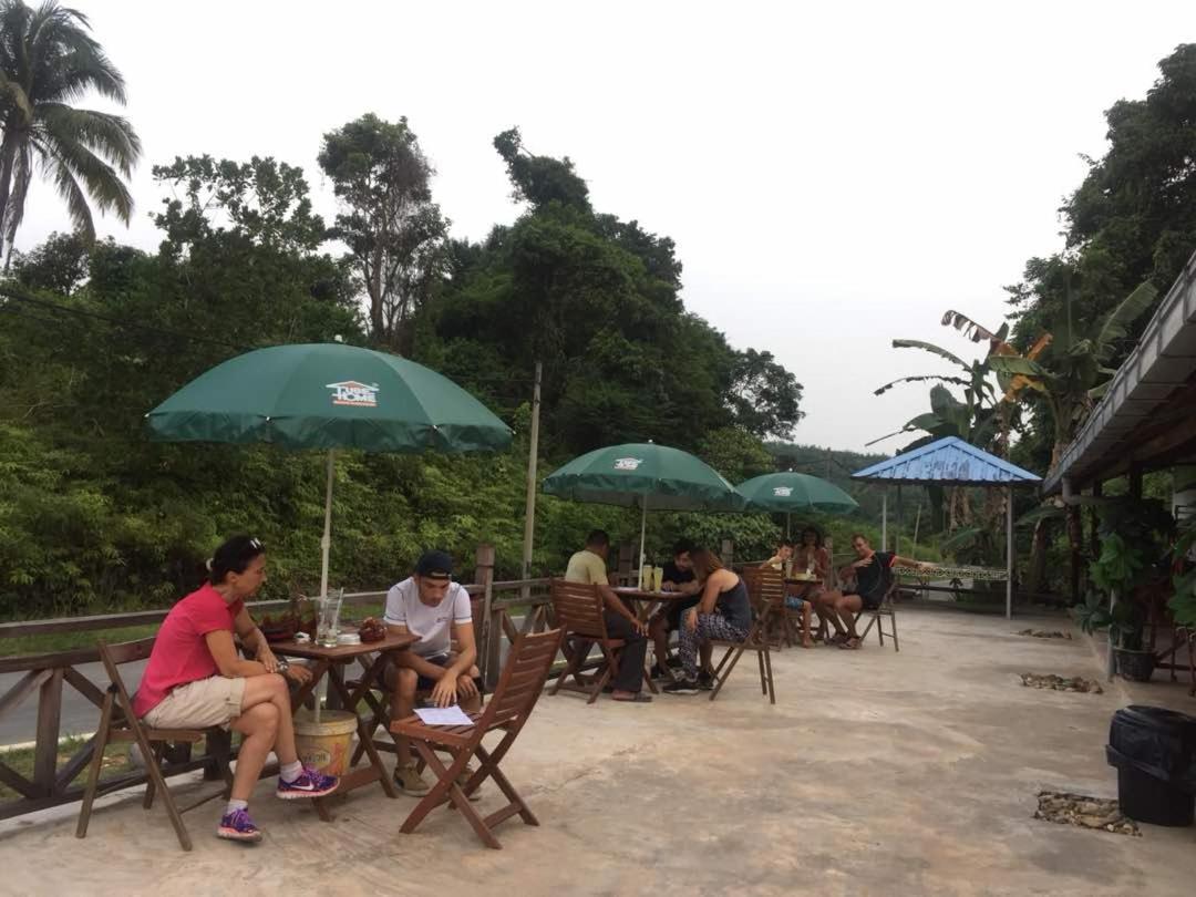 Dtahan Motel Taman Negara Kuala Tahan Exterior foto