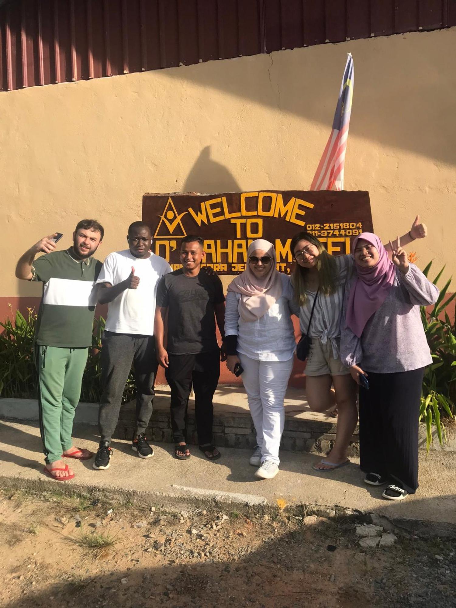 Dtahan Motel Taman Negara Kuala Tahan Exterior foto
