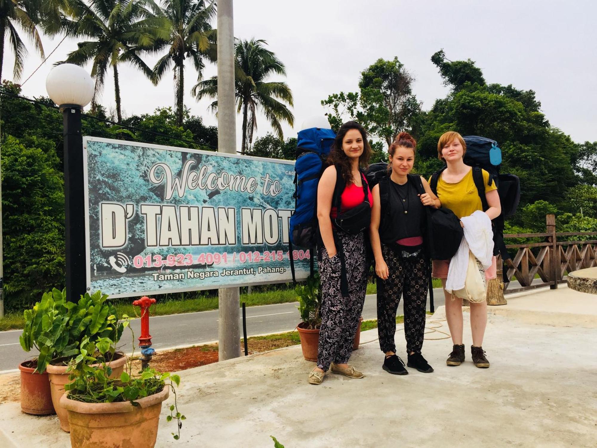 Dtahan Motel Taman Negara Kuala Tahan Exterior foto